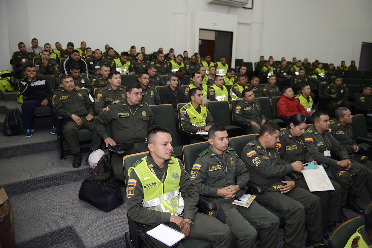 CARDER CAPACITA A UNIFORMADOS EN ASPECTOS AMBIENTALES APLICADOS EN EL CÓDIGO NACIONAL DE POLICÍA