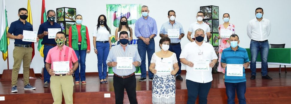 CAM entregó reconocimientos de legalidad forestal a 11 empresas huilenses