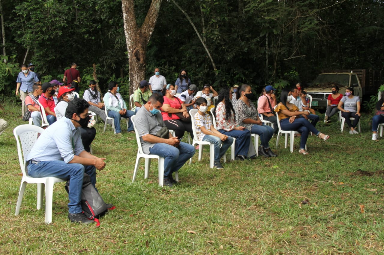 Familias de cuatro municipios se comprometen a cuidar áreas protegidas en el Meta