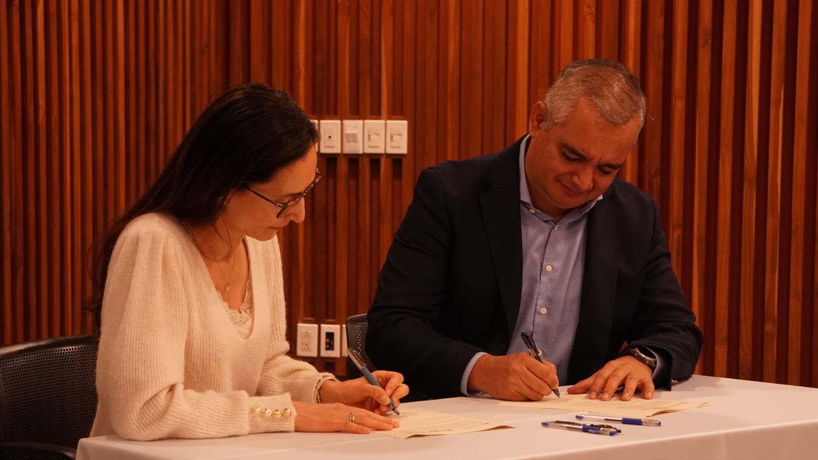 CAM firma convenio para la conservación de los páramos del Macizo Colombiano