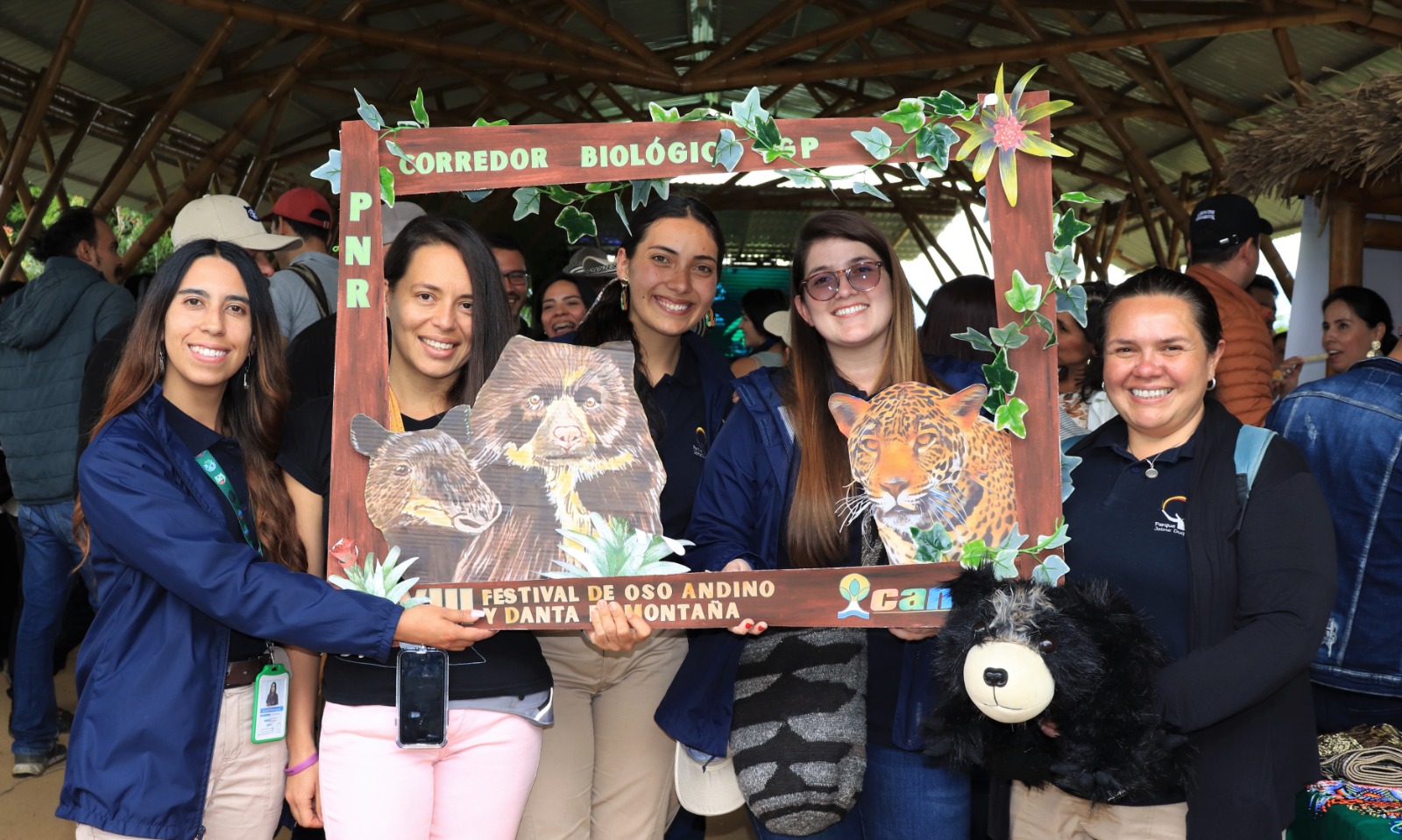 Abierta convocatoria nacional para experiencias de conservación del oso andino y la danta de montaña