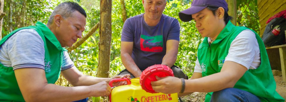 Familias de Colombia-Huila cultivan mientras protegen el Páramo de Las Oseras