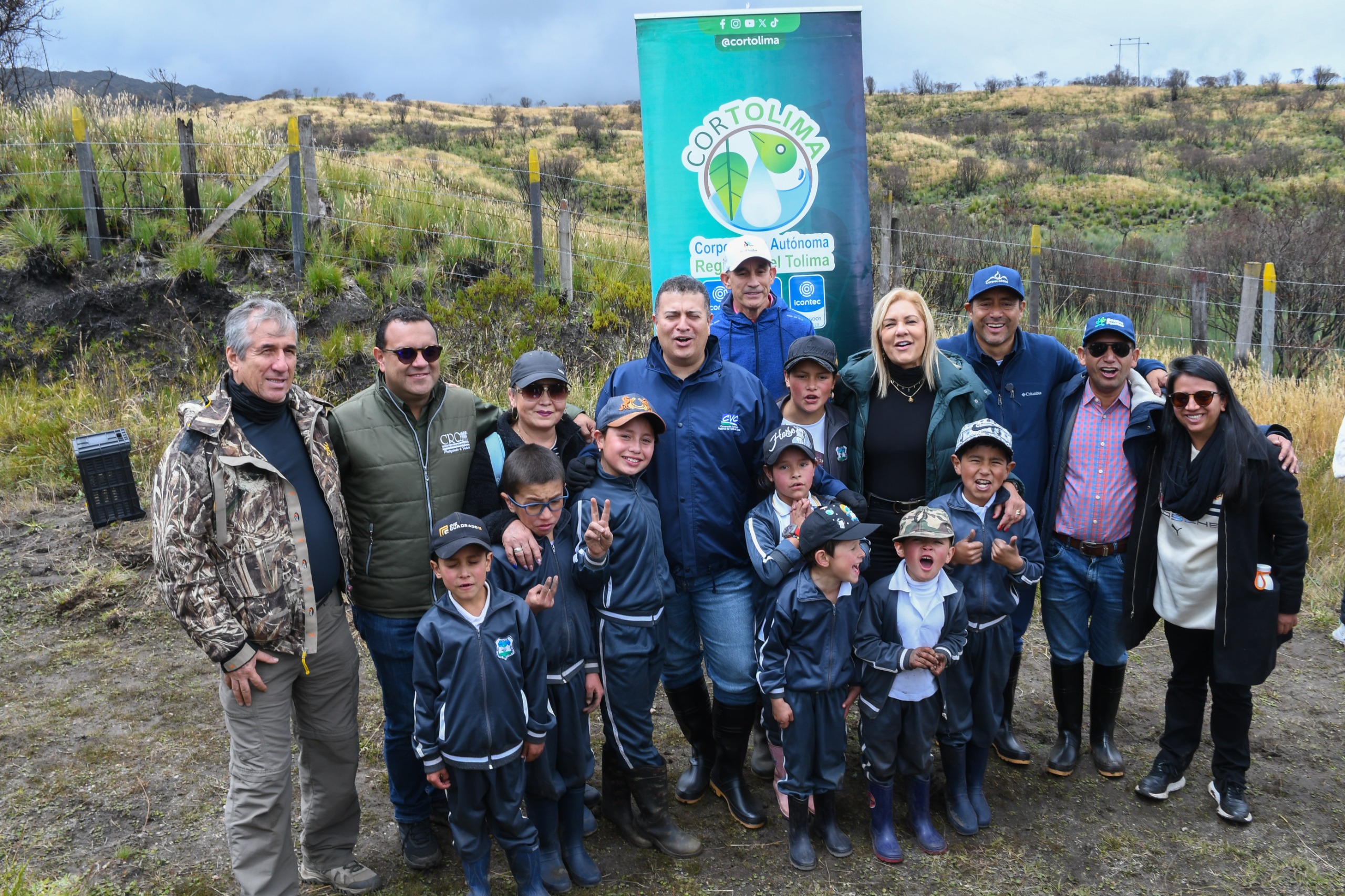 Corporaciones Autónomas Regionales impulsan la conservación de páramos con siembra de frailejones en Murillo