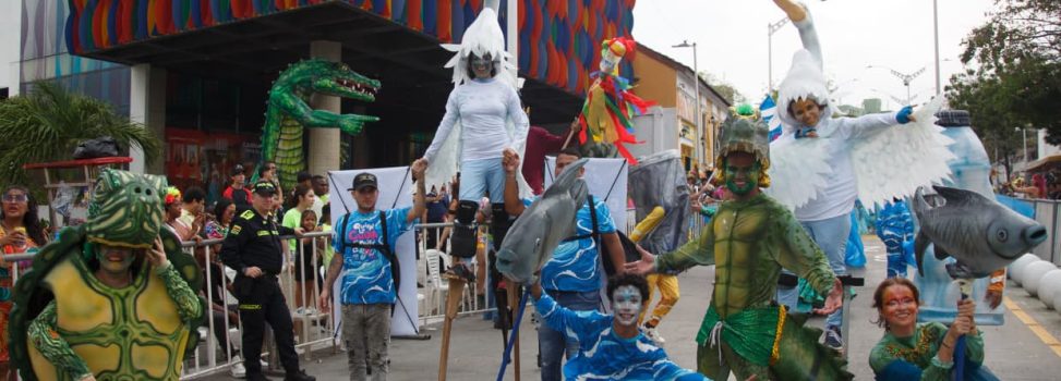 C.R.A. instala 60 puntos ecológicos en la Vía 40 y se suma a la Batalla de Flores con su mensaje ambiental ‘Somos Agua’