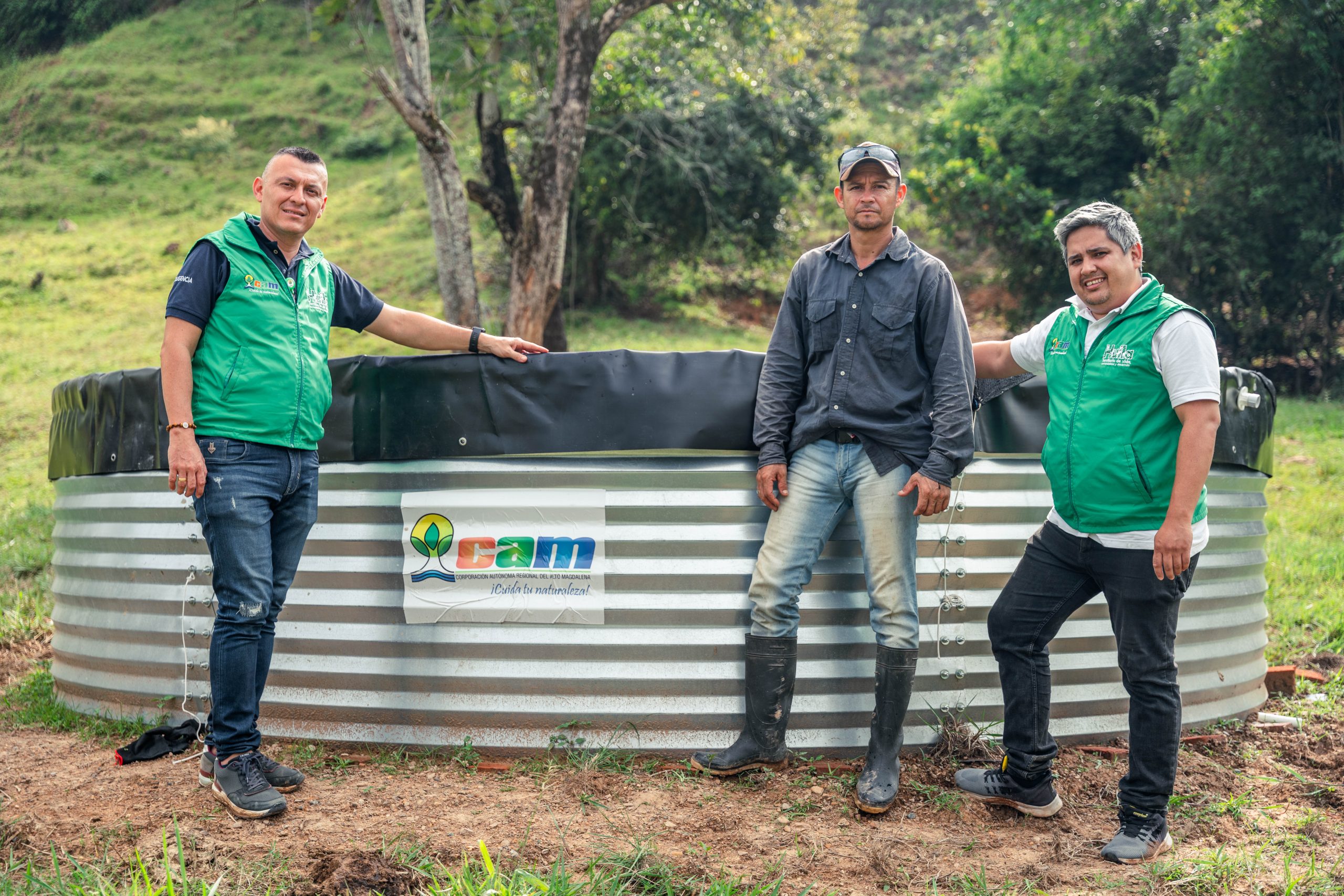 Con tanques australianos los ganaderos protegen las fuentes hídricas del Huila